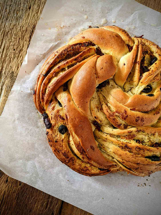 Twisted Pesto Crown Loaf